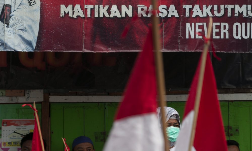 Warga Indonesia menuju ke tempat pemungutan suara pada bulan Februari. Berikut adalah isu-isu utama yang mendominasi pemilihan.