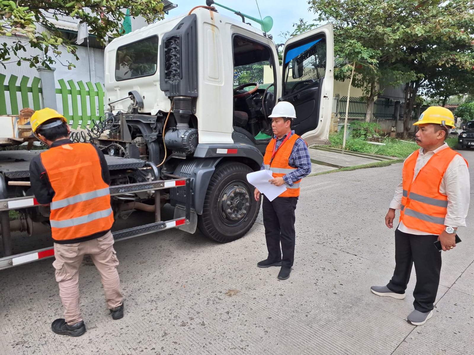 Suroko: Meskipun Menghadapi Banyak Hambatan, Usaha Trucking Harus Bertahan