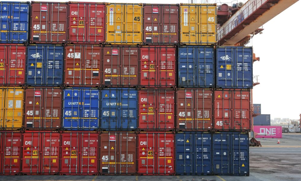 intermodal container lot